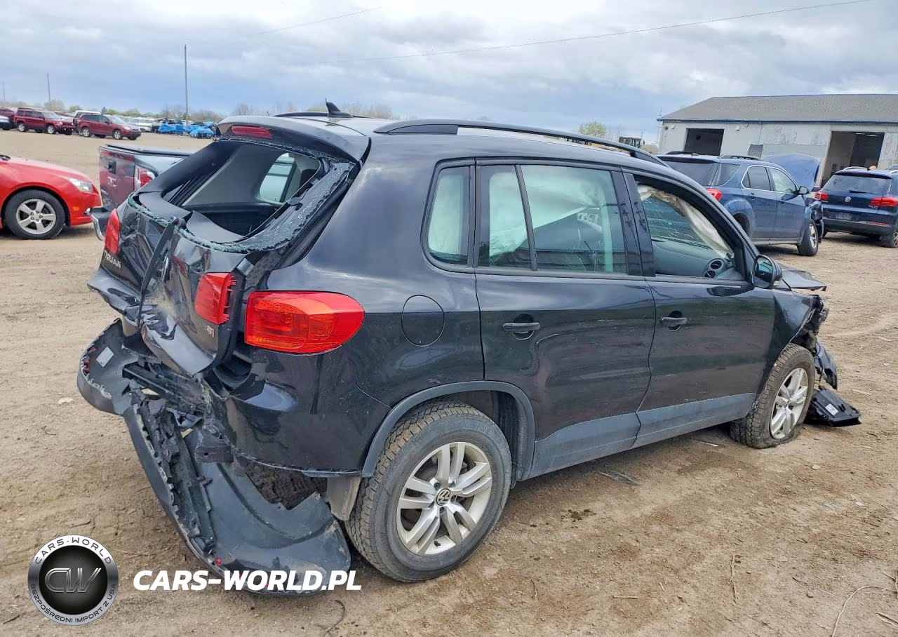 2017 Volkswagen Tiguan S VIN:WVGAV7AX4HK000203 - 3