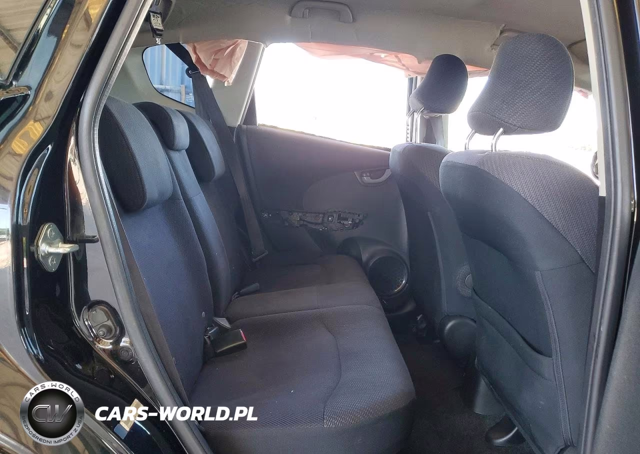 2012 Honda Fit Sport VIN:JHMGE8H50CC007398 - 10