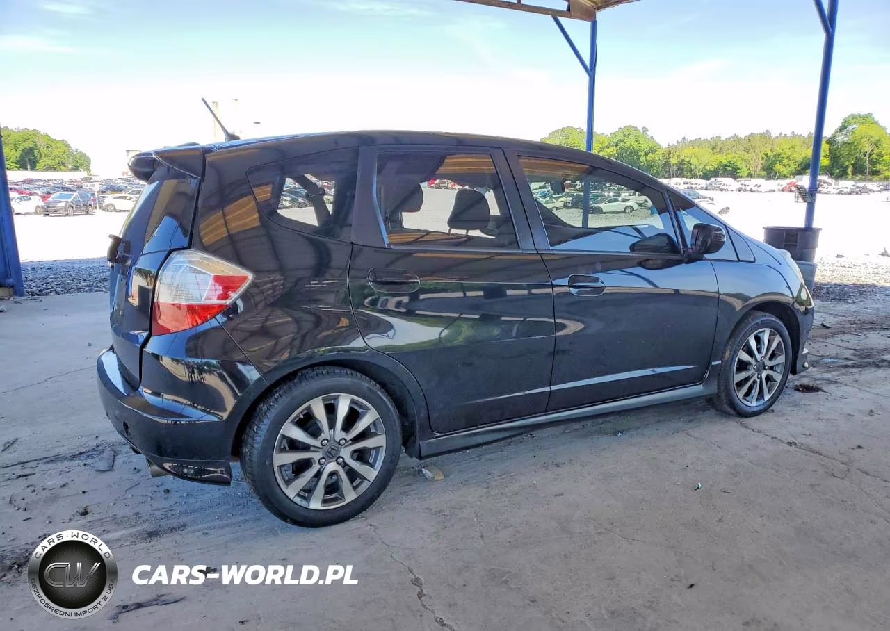 2012 Honda Fit Sport VIN:JHMGE8H50CC007398 - 3