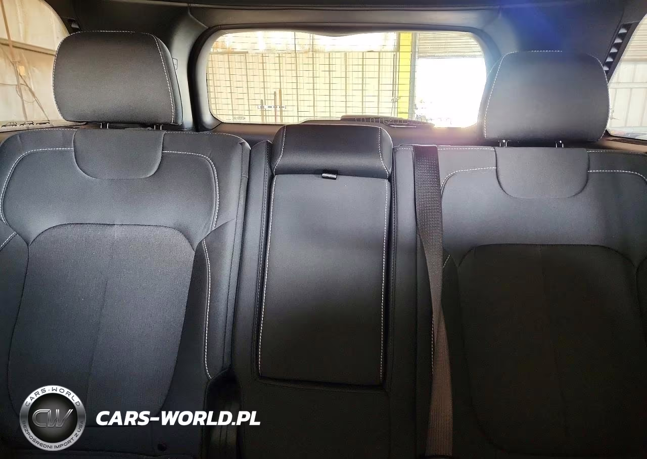 2025 Jeep Grand Cherokee Laredo VIN:1C4RJGAG6SC334690 - 10
