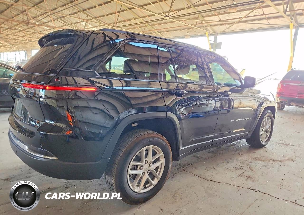 2025 Jeep Grand Cherokee Laredo VIN:1C4RJGAG6SC334690 - 3