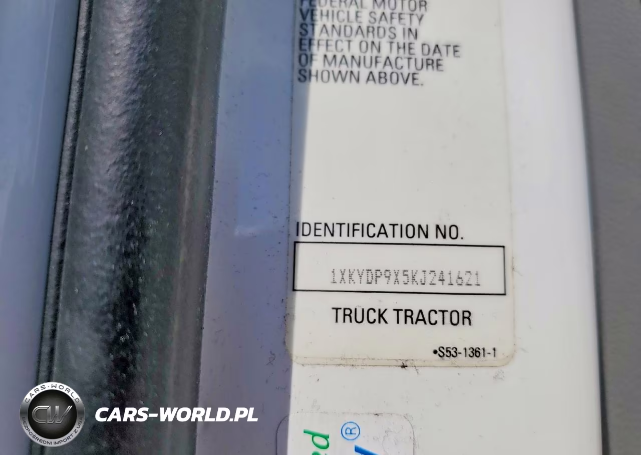 2019 Kenworth T680 Semi Truck VIN:1XKYDP9X5KJ241621 - 10