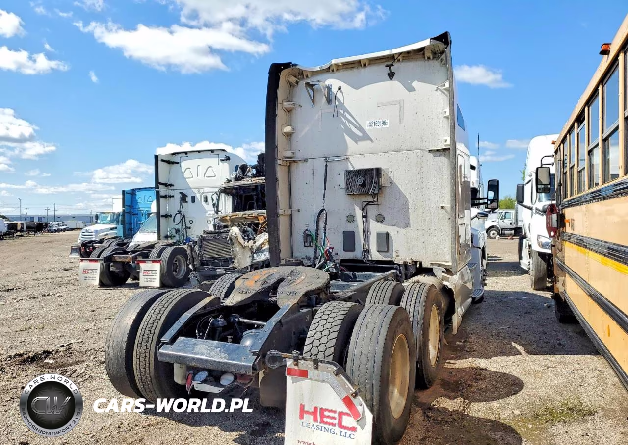 2019 Kenworth T680 Semi Truck VIN:1XKYDP9X5KJ241621 - 4
