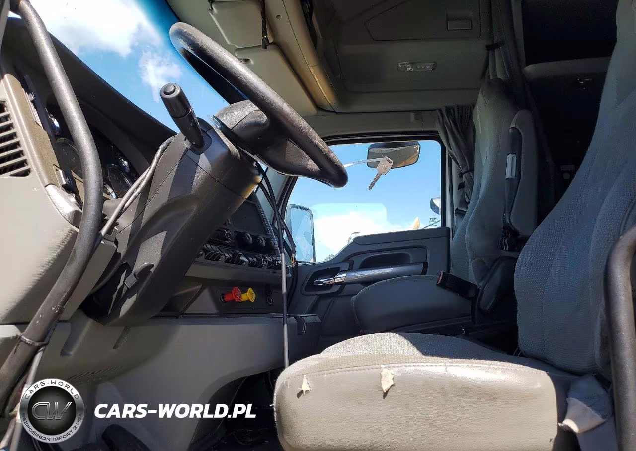 2019 Kenworth T680 Semi Truck VIN:1XKYDP9X5KJ241621 - 5