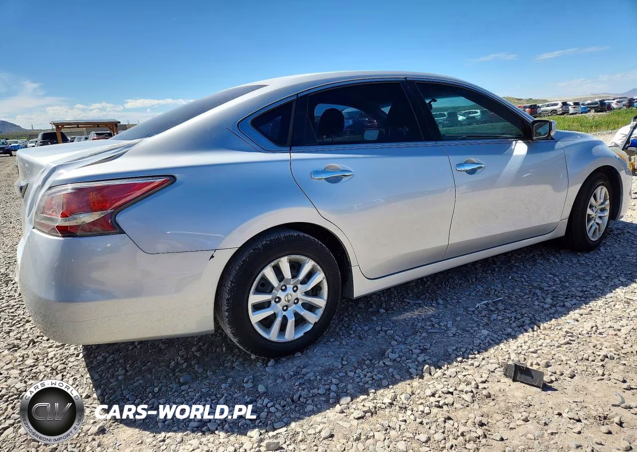 2015 Nissan Altima 2.5 VIN:1N4AL3AP4FC447548 - 3