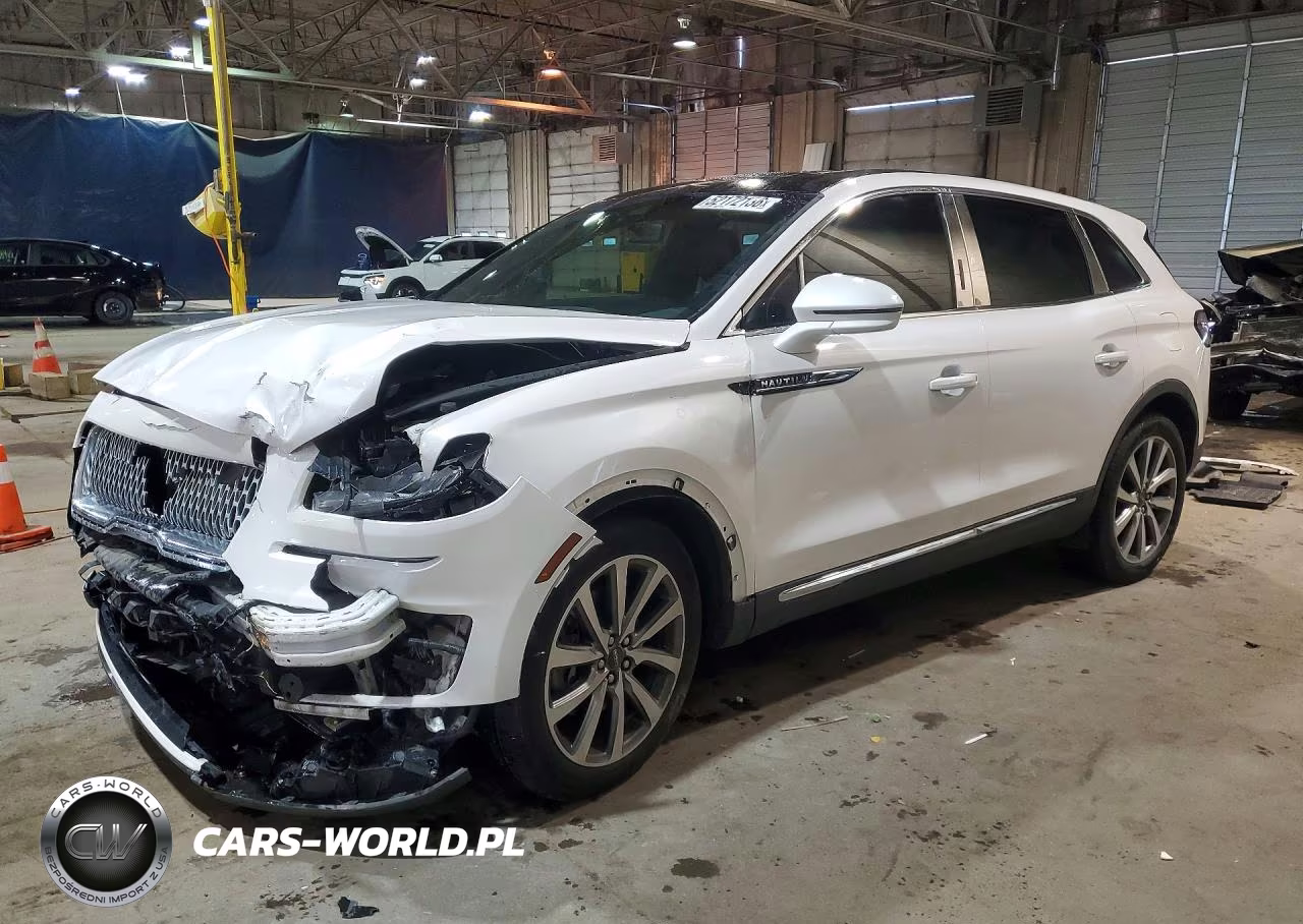 2019 Lincoln Nautilus Select