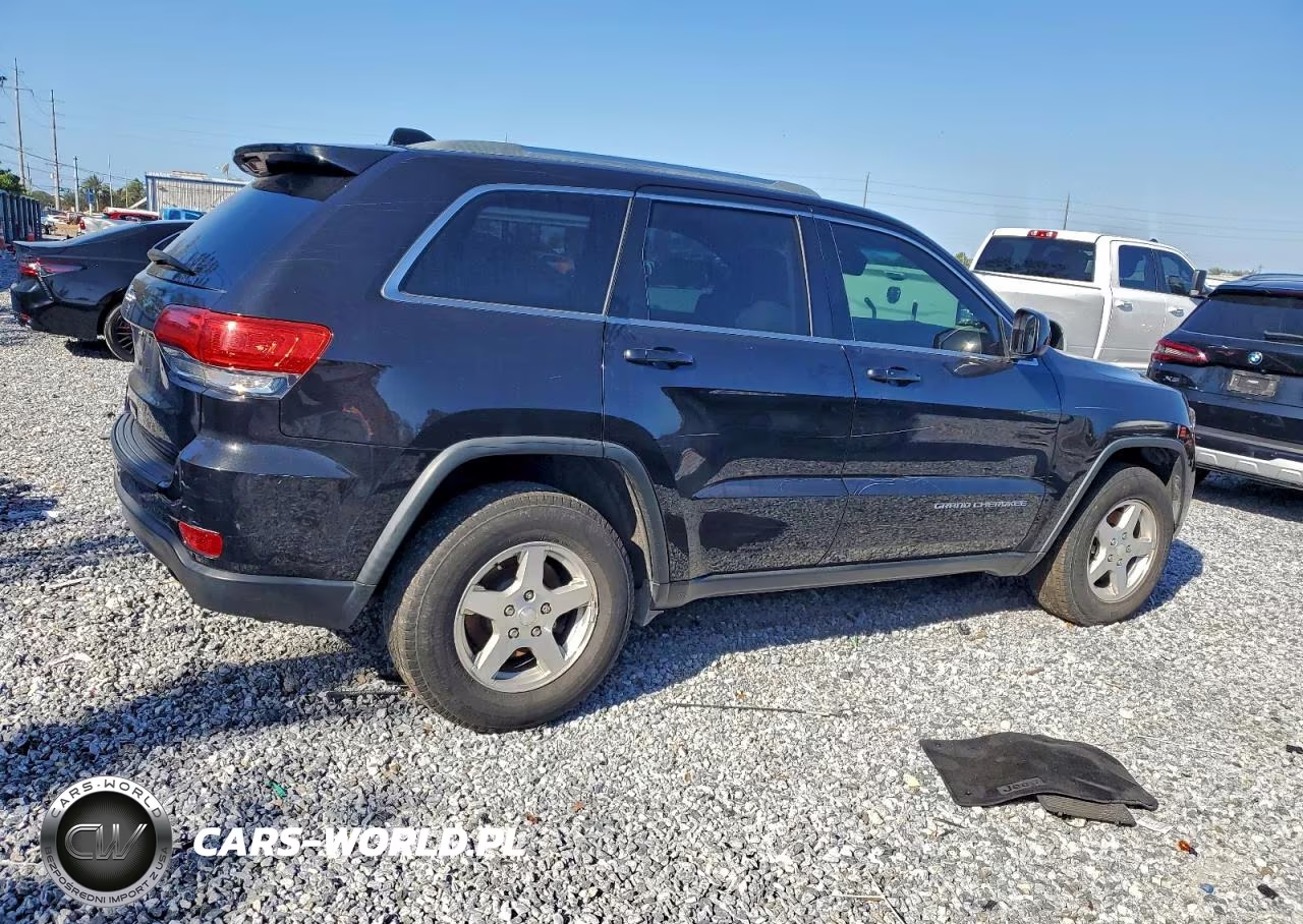 2015 Jeep Grand Cherokee Laredo VIN:1C4RJFAG1FC871175 - 3