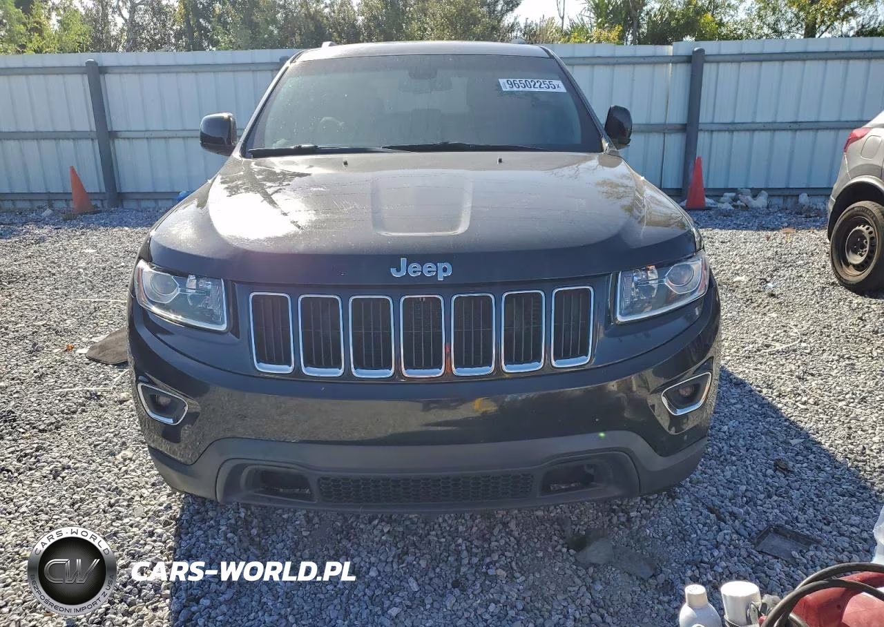 2015 Jeep Grand Cherokee Laredo VIN:1C4RJFAG1FC871175 - 5