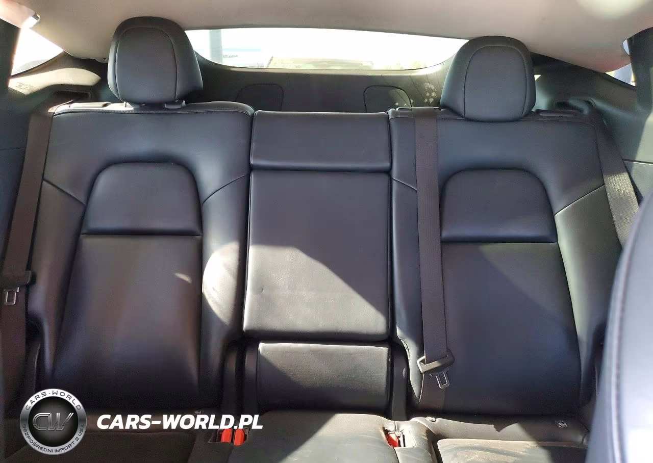 2021 Tesla Model Y VIN:5YJYGDEE5MF297476 - 10
