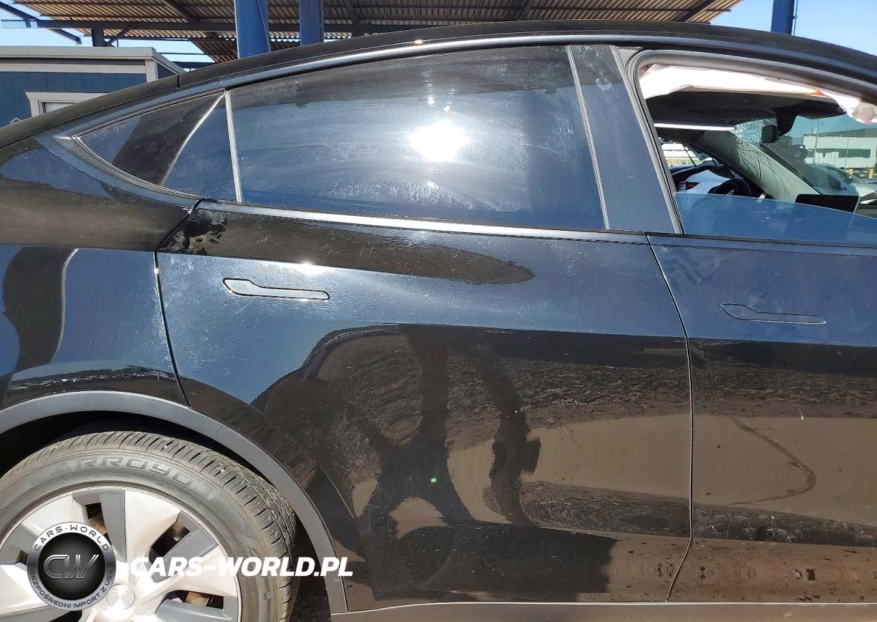 2021 Tesla Model Y VIN:5YJYGDEE5MF297476 - 11