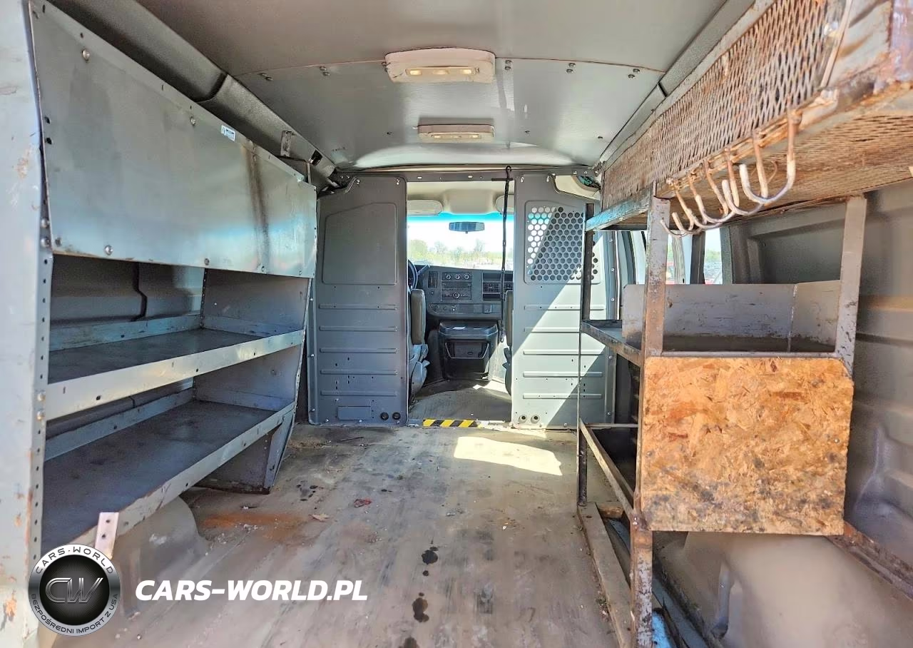 2016 Chevrolet Express G2500 VIN:1GCWGAFF2G1252862 - 10