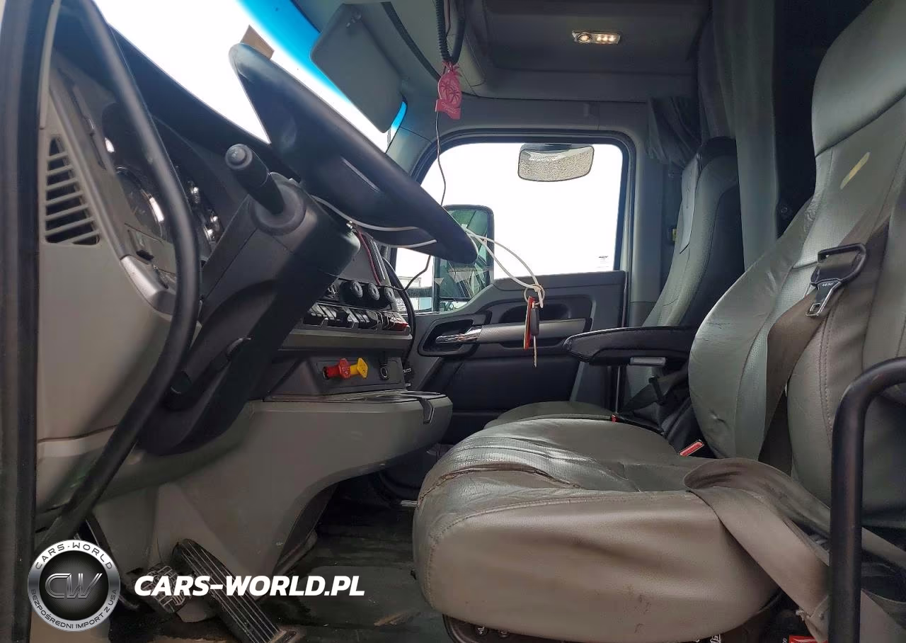2020 Kenworth T680 Semi Truck VIN:1XKYDP9X4LJ311157 - 6