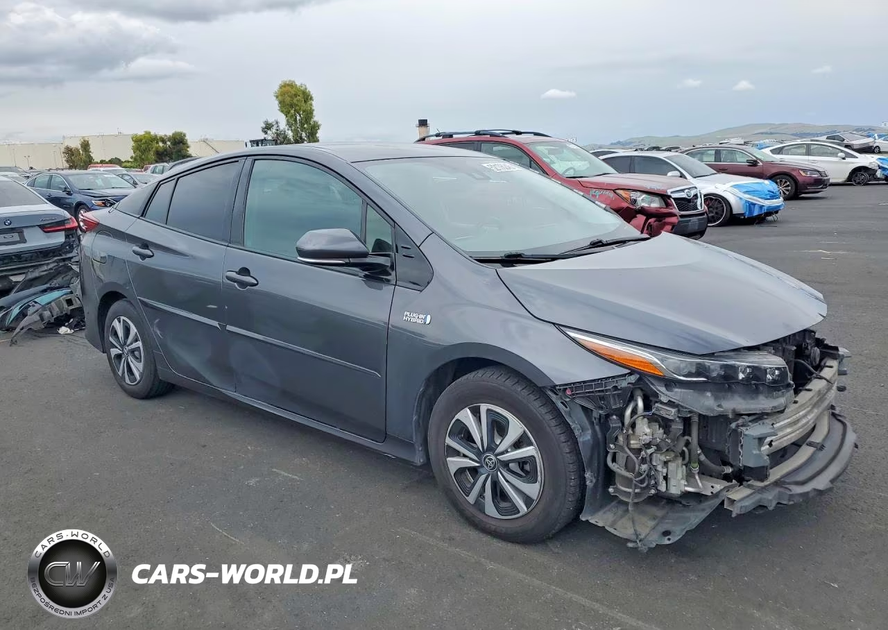 2017 Toyota Prius Prime Premium VIN:JTDKARFP2H3028780 - 4