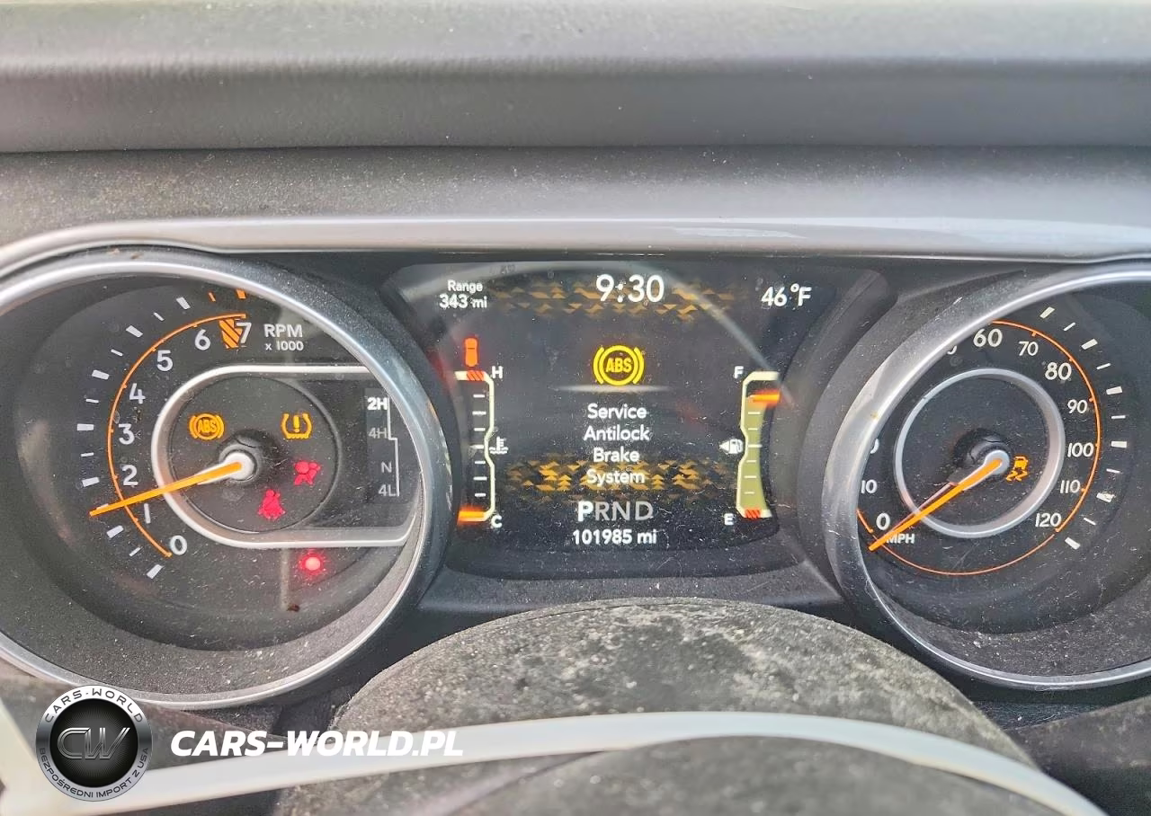 2018 Jeep Wrangler Unlimited Sahara VIN:1C4HJXEG6JW154905 - 9