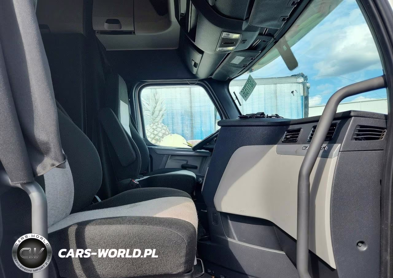 2019 Freightliner Cascadia 126 Semi Truck VIN:3AKJHHDV0KSKF7638 - 5