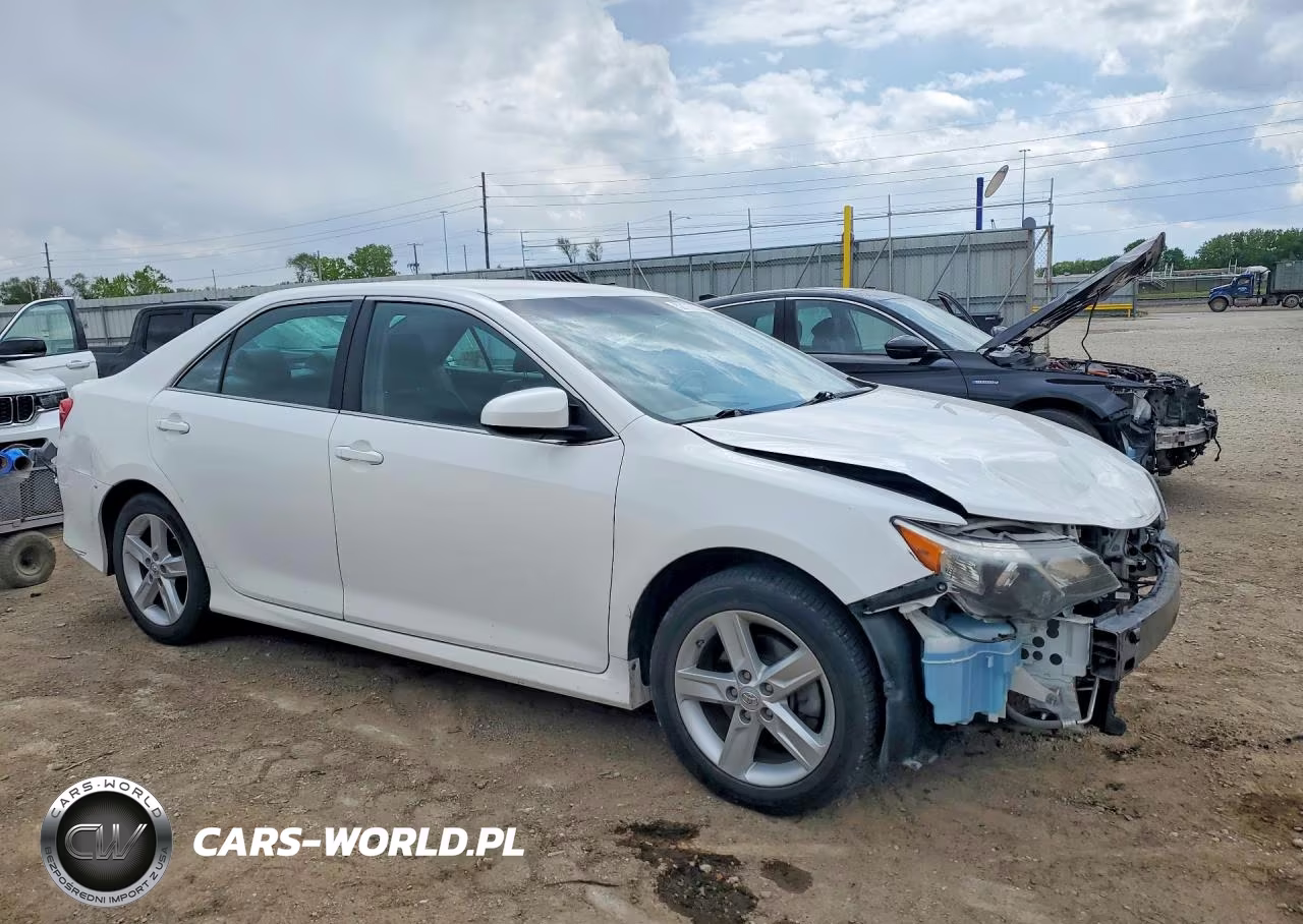 2014 Toyota Camry Se VIN:4T1BF1FK7EU376681 - 4