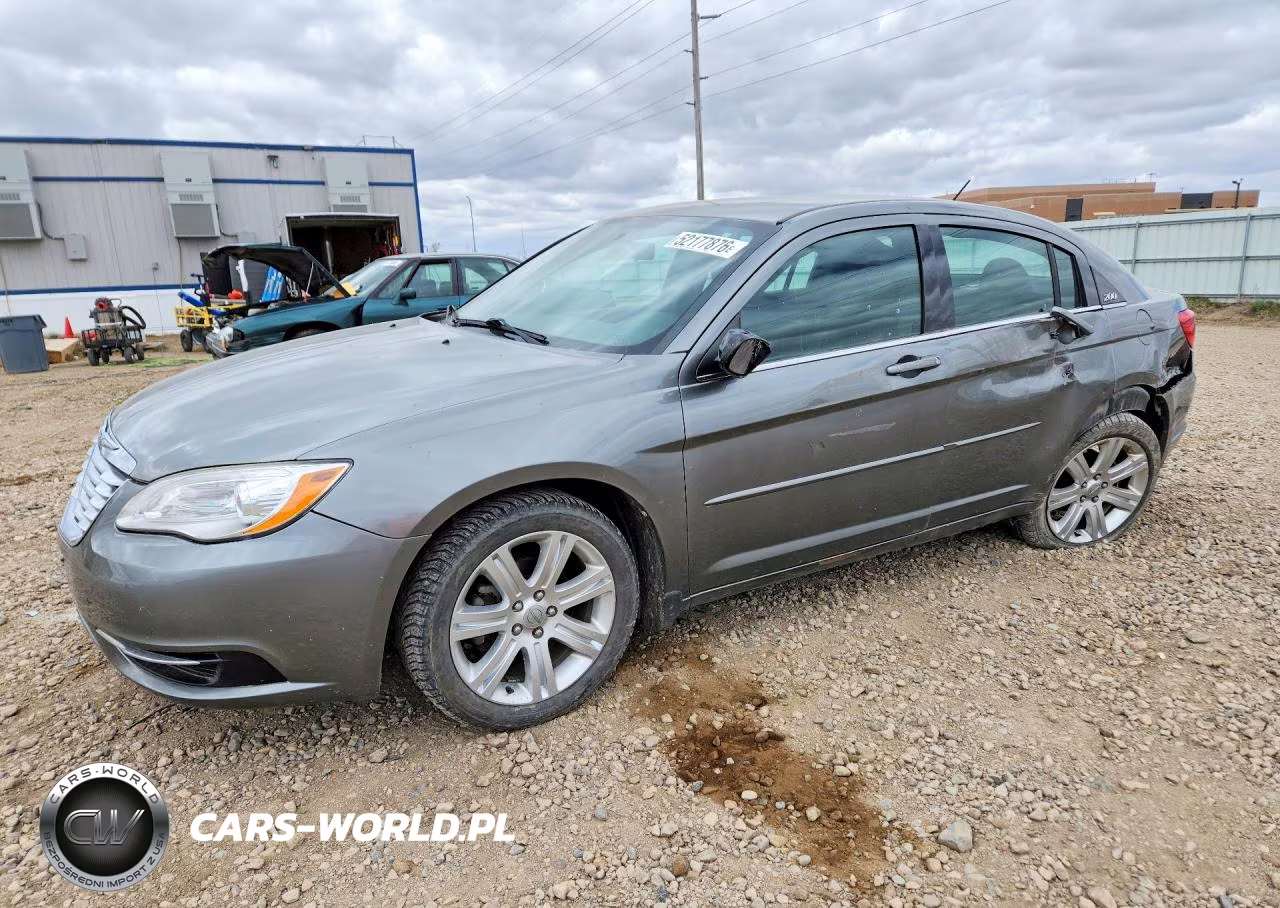 2013 Chrysler 200 Touring – zdjęcie 1 z 12