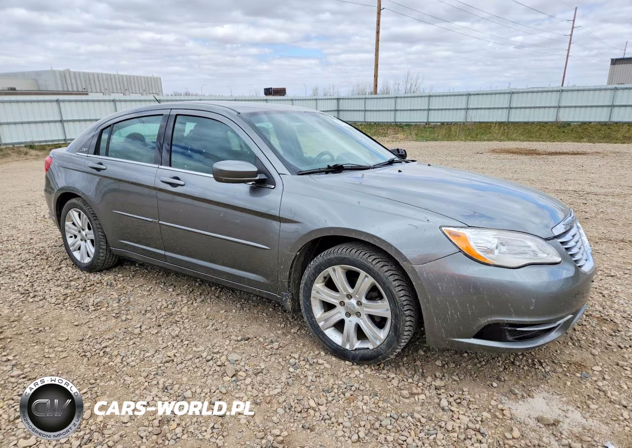 2013 Chrysler 200 Touring VIN:1C3CCBBB3DN715057 - 4