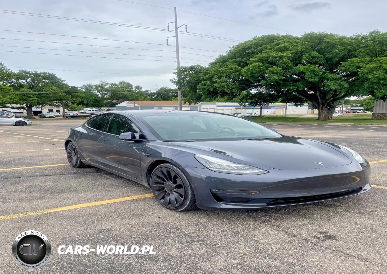 TESLA MODEL 3