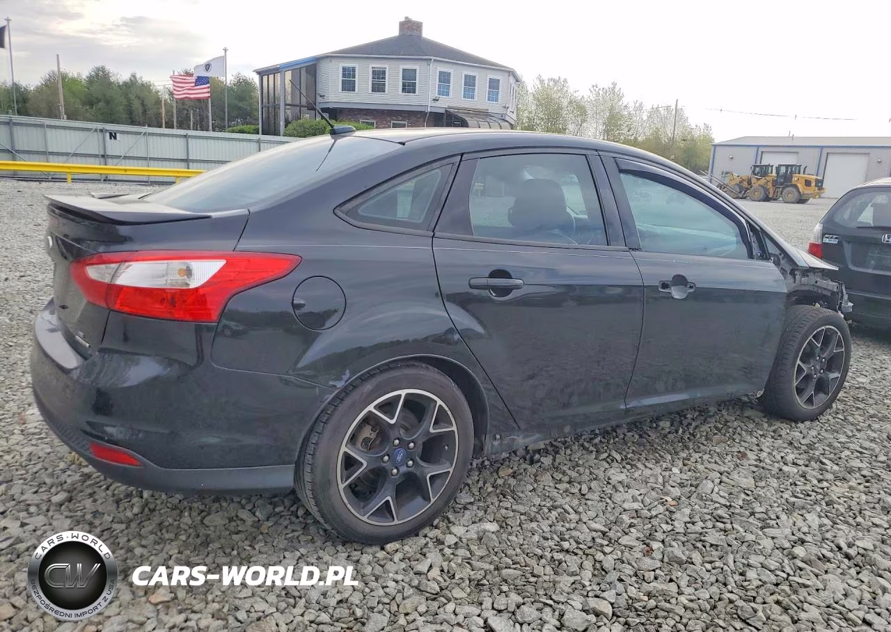 2014 Ford Focus Se VIN:1FADP3F29EL232180 - 3
