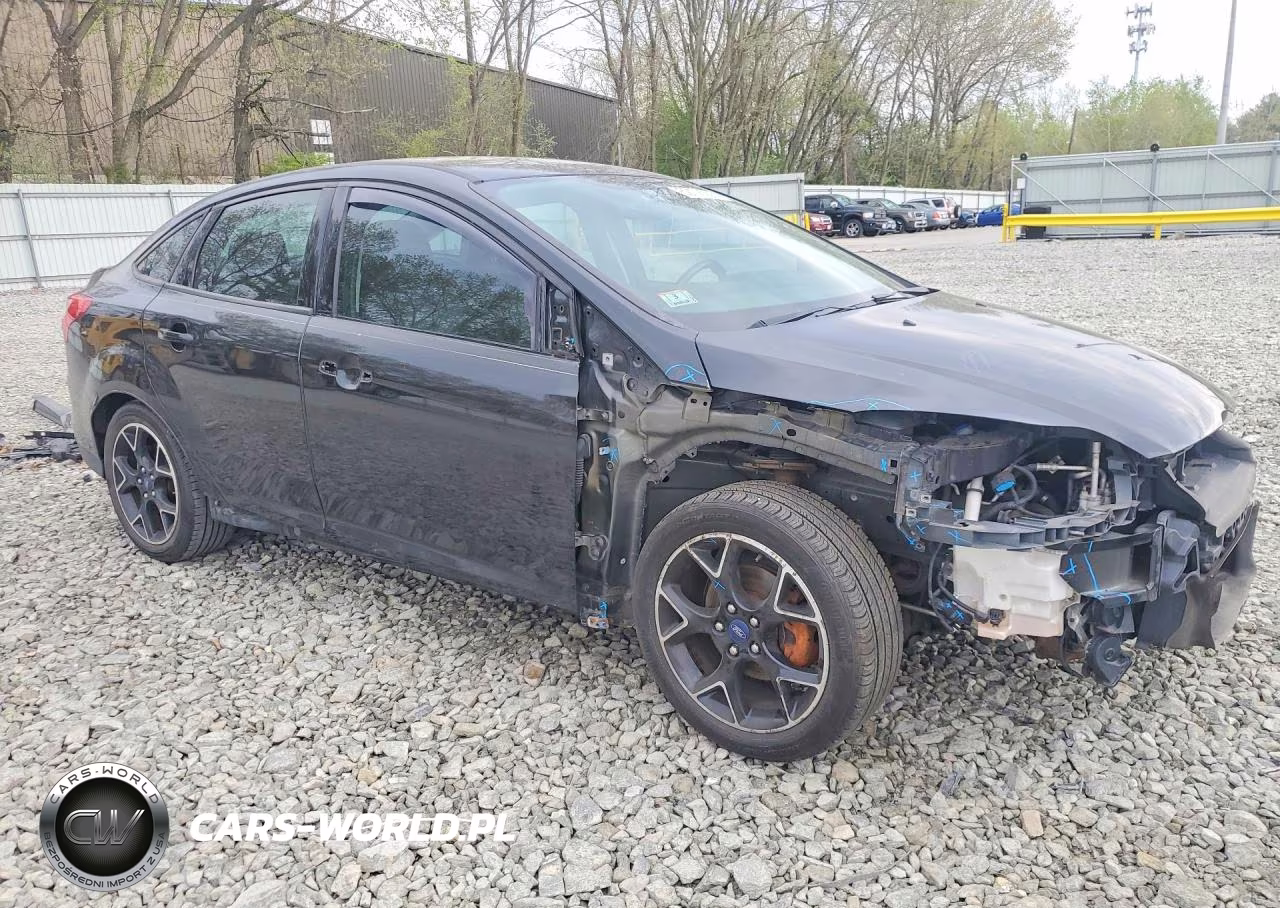 2014 Ford Focus Se VIN:1FADP3F29EL232180 - 4