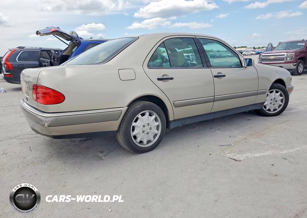 1996 Mercedes-Benz E 320 VIN:WDBJF55FXTJ014515 - 3