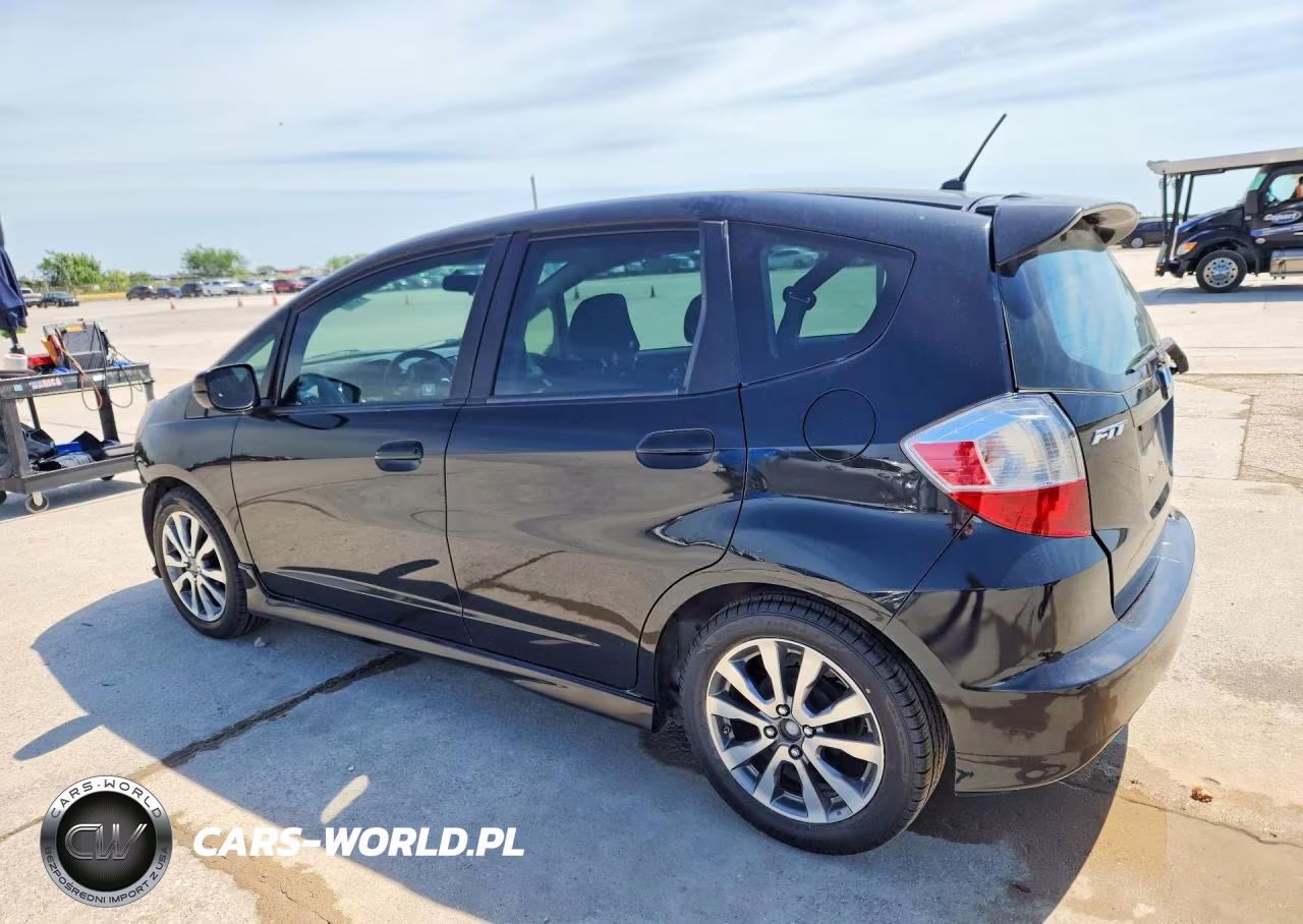 2013 Honda Fit Sport VIN:JHMGE8H54DC060638 - 2