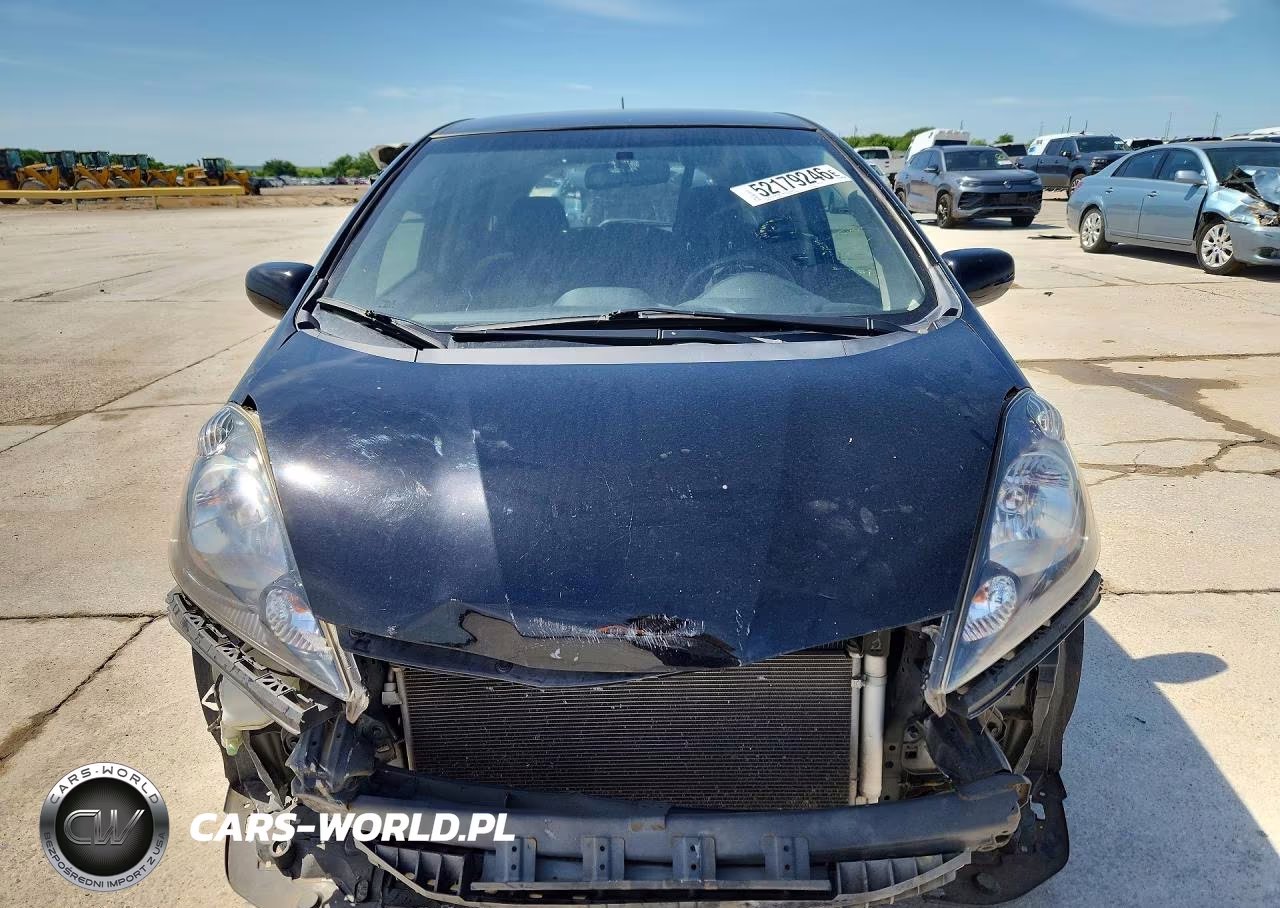 2013 Honda Fit Sport VIN:JHMGE8H54DC060638 - 5