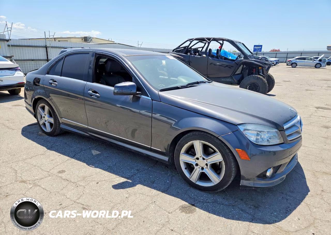 2010 Mercedes 300C VIN:WDDGF8BB5AF415085 - 4