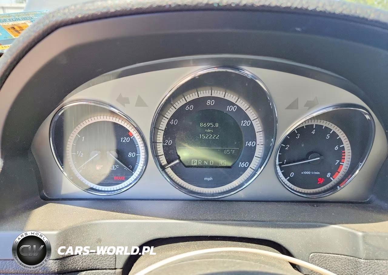 2010 Mercedes 300C VIN:WDDGF8BB5AF415085 - 9