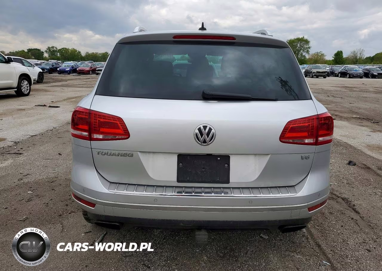2017 Volkswagen Touareg Wolfsburg VIN:WVGRF7BP1HD000646 - 6
