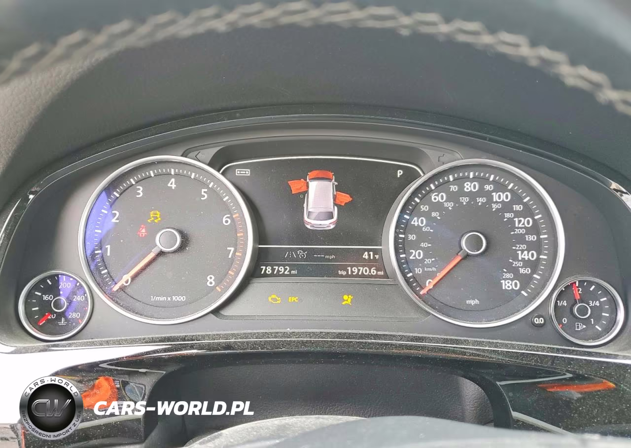 2017 Volkswagen Touareg Wolfsburg VIN:WVGRF7BP1HD000646 - 9