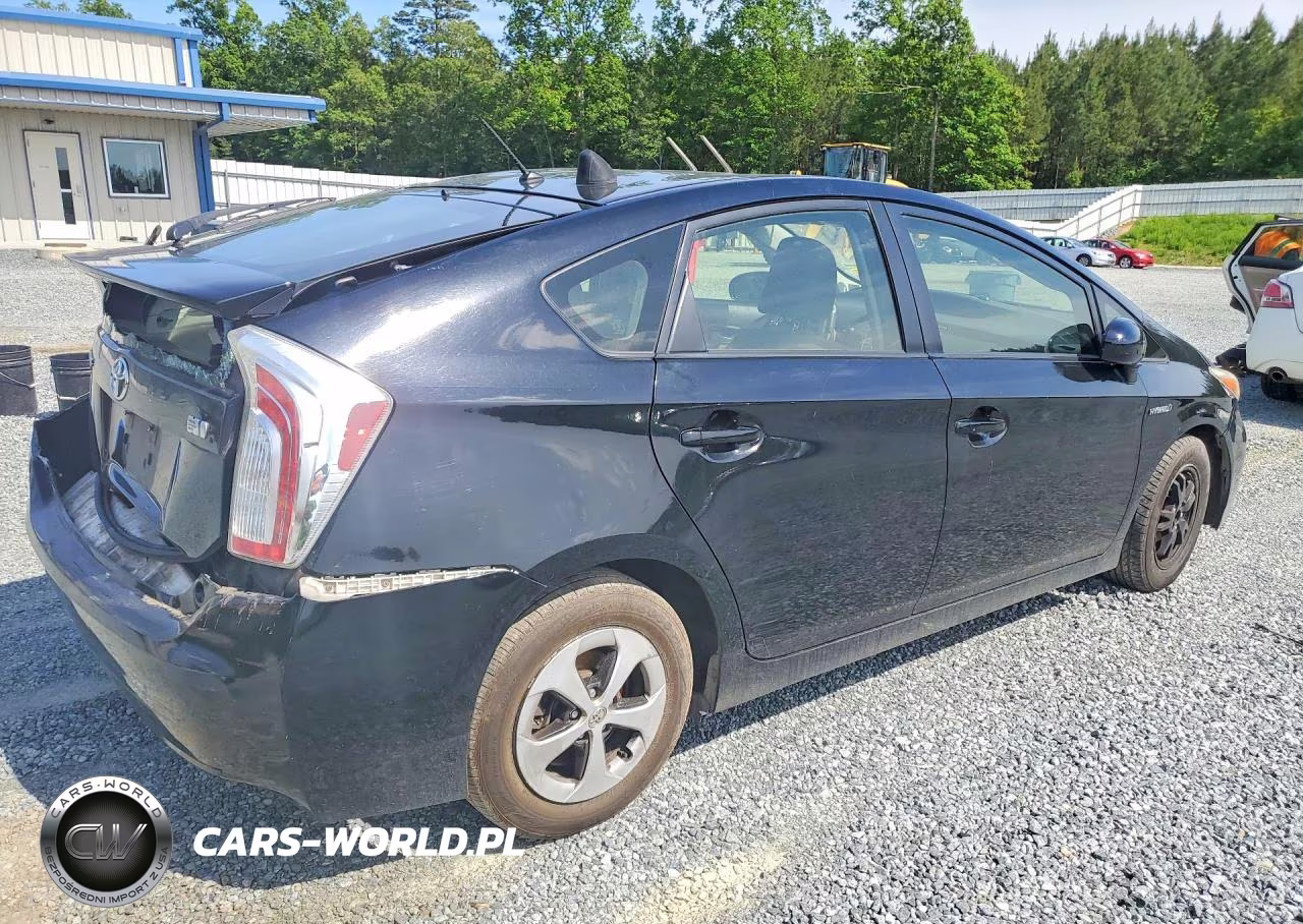 2015 Toyota Prius One VIN:JTDKN3DU5F1910061 - 3