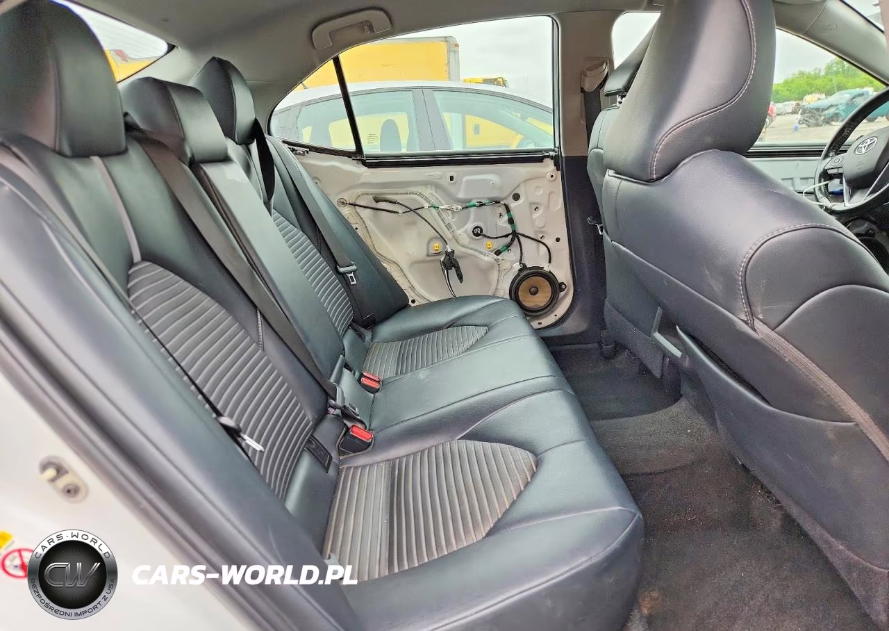 2018 Toyota Camry Se VIN:4T1B11HK0JU159477 - 10