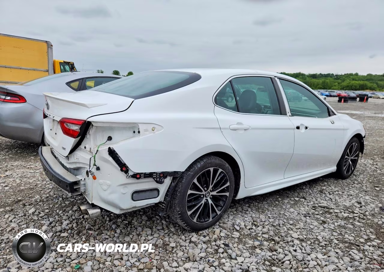 2018 Toyota Camry Se VIN:4T1B11HK0JU159477 - 3