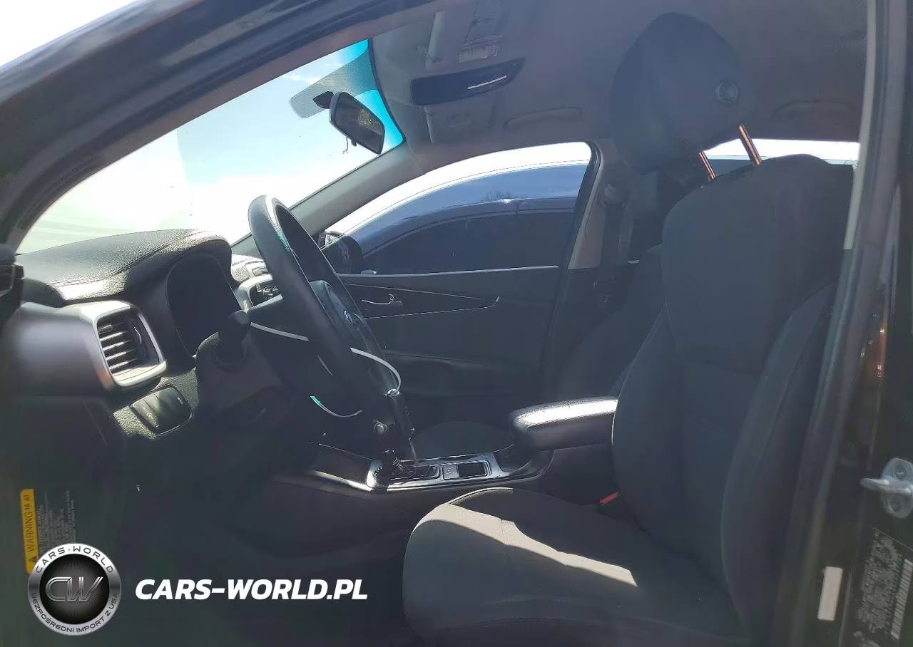 2018 Kia Sorento L VIN:5XYPG4A39JG397763 - 7
