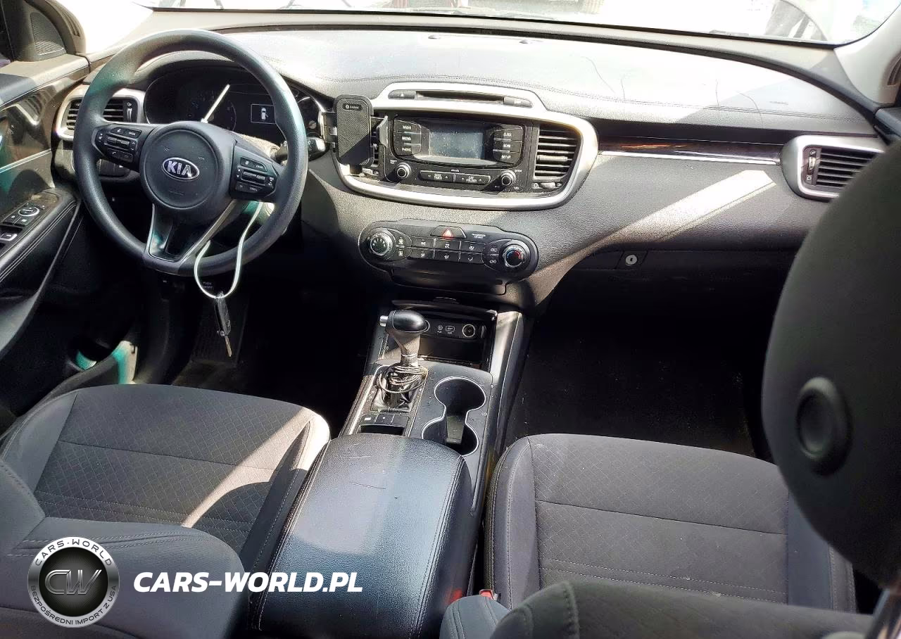 2018 Kia Sorento L VIN:5XYPG4A39JG397763 - 8