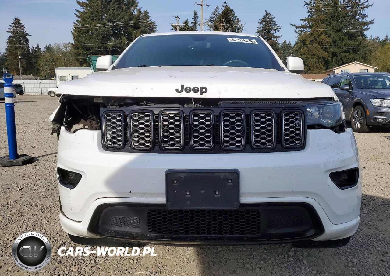 2018 Jeep Grand Cherokee Laredo VIN:1C4RJFAG1JC357853 - 5