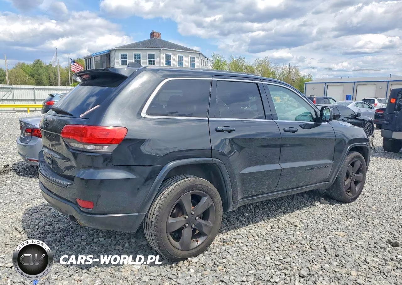 2014 Jeep Grand Cherokee Laredo VIN:1C4RJFAG9EC547129 - 3