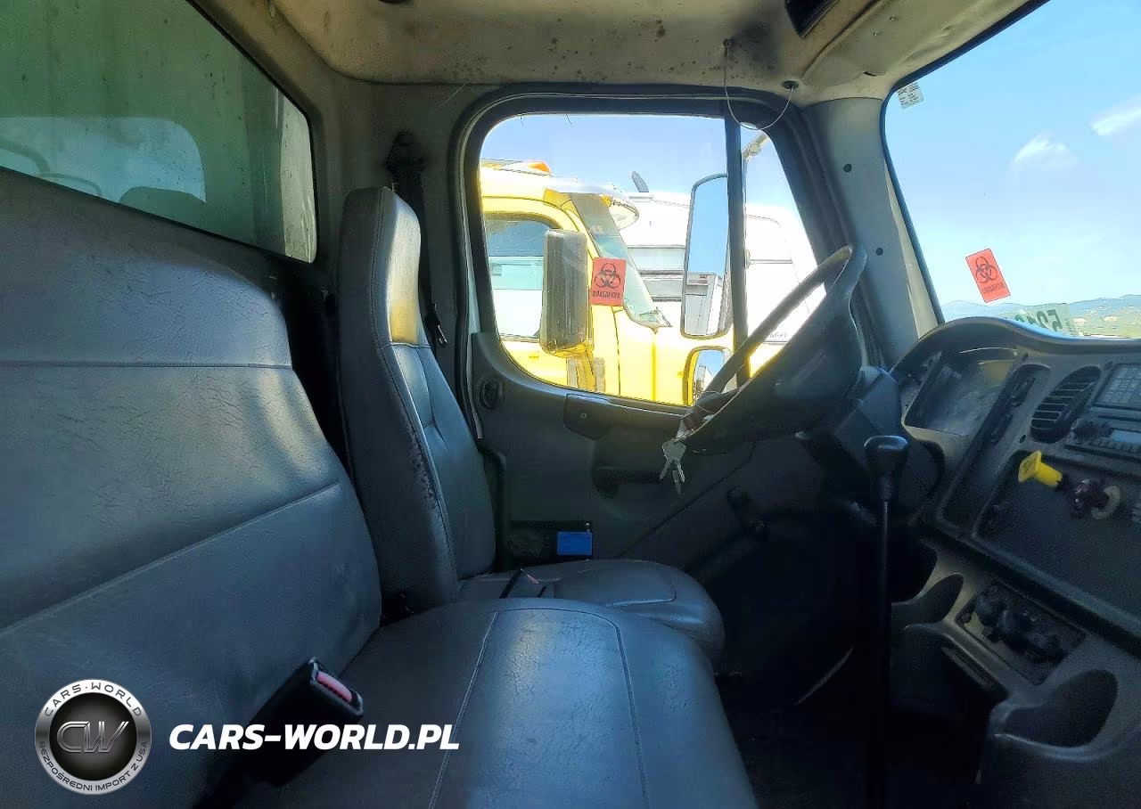 2008 Freightliner Business Class M2 Refrigerated Box Truck VIN:1FVACXDT08DZ95820 - 11