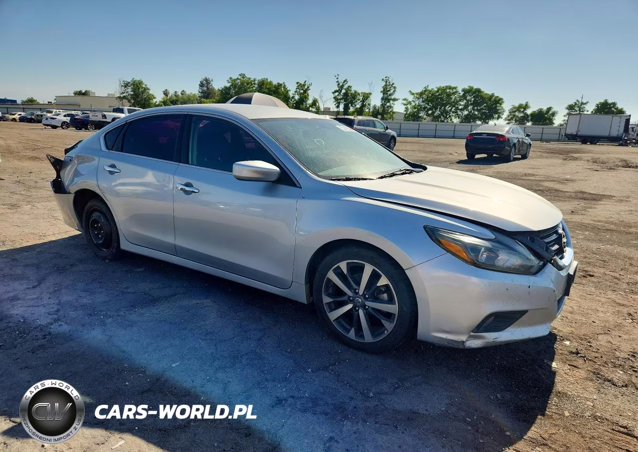2017 Nissan Altima 3.5 Sr VIN:1N4BL3AP8HC229443 - 4
