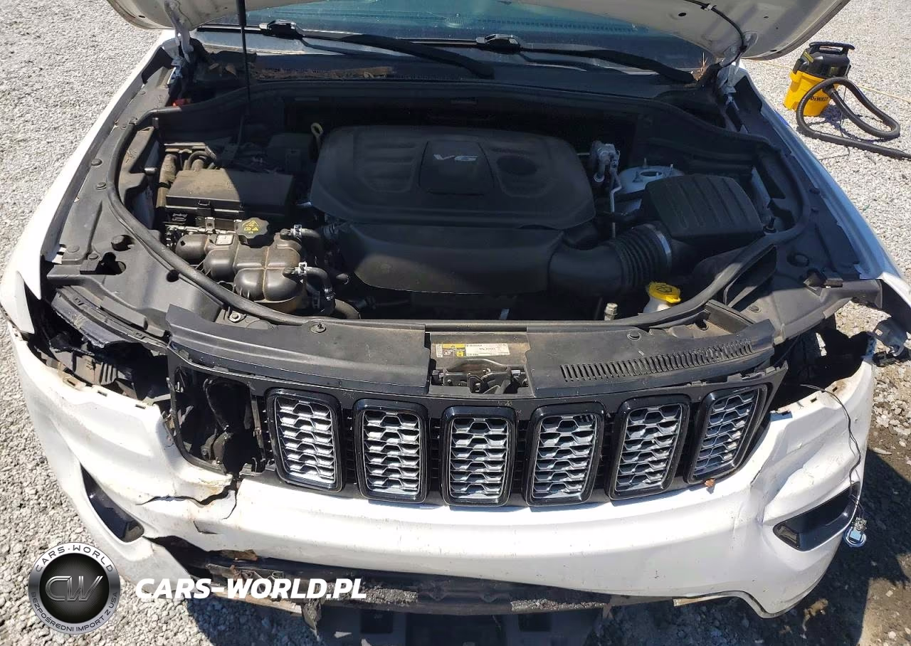 2017 Jeep Grand Cherokee Laredo VIN:1C4RJEAG5HC920746 - 12