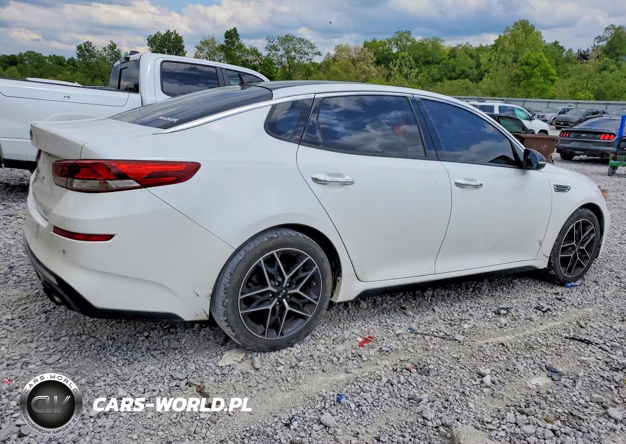 2020 Kia Optima Special Edition VIN:5XXGT4L33LG429204 - 3