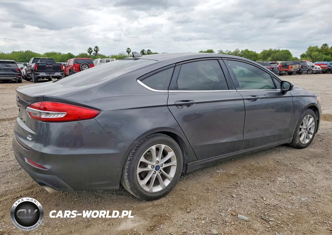 2019 Ford Fusion Se VIN:3FA6P0HDXKR226679 - 3