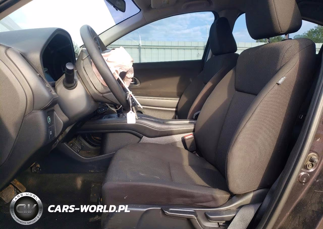2018 Honda Hr-V Lx VIN:3CZRU6H31JM721949 - 7