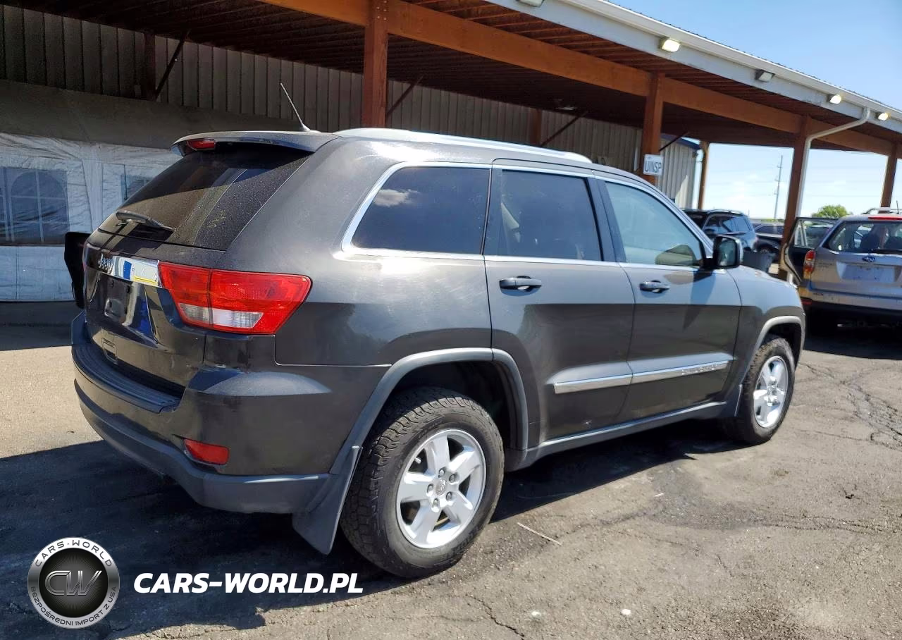 2011 Jeep Grand Cherokee Laredo VIN:1J4RS4GG5BC658811 - 3