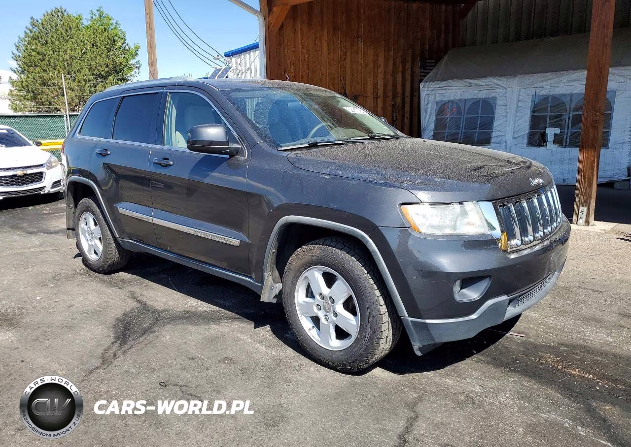 2011 Jeep Grand Cherokee Laredo VIN:1J4RS4GG5BC658811 - 4