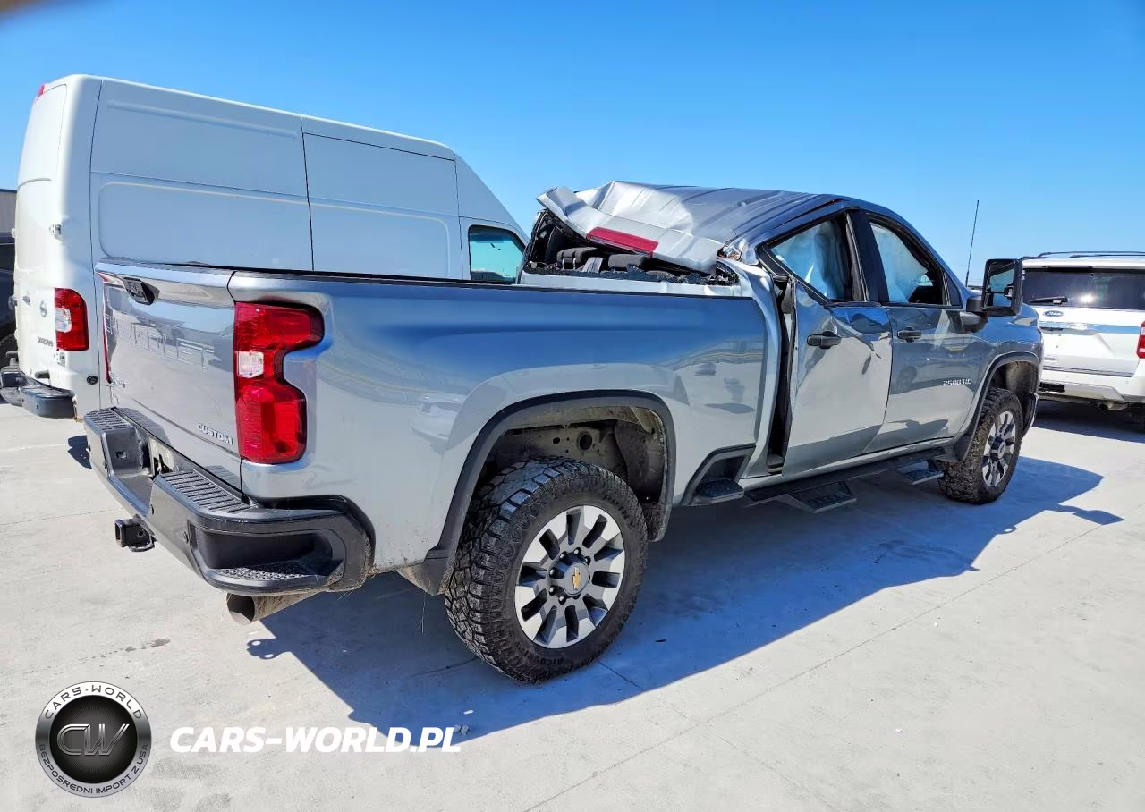 2024 Chevrolet Silverado K2500 Custom VIN:2GC4YMEY4R1189933 - 3