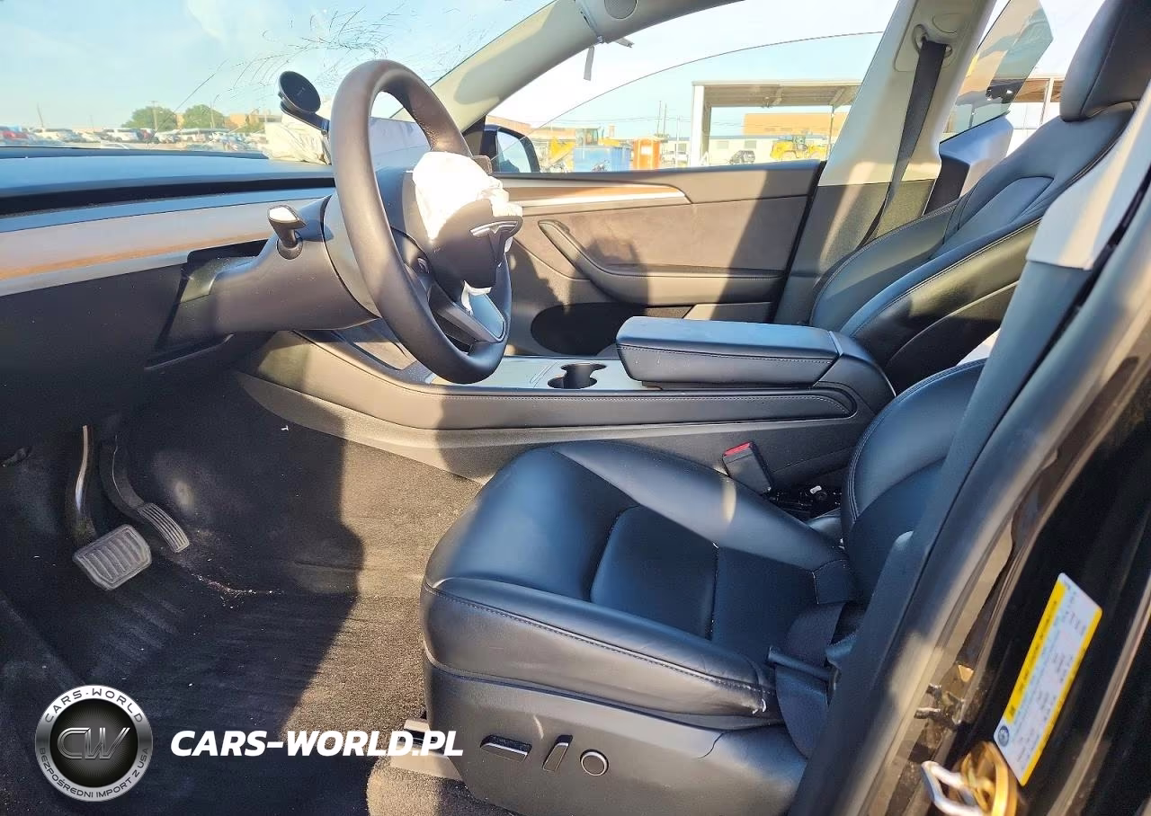 2023 Tesla Model Y VIN:7SAYGDEE1PA135106 - 7