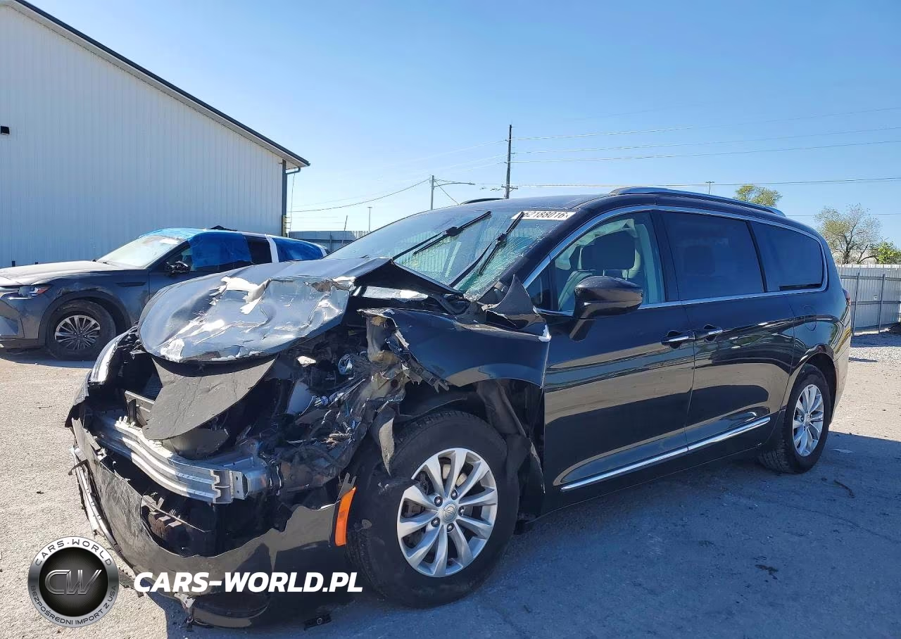 2018 CHRYSLER PACIFICA TOURING L – zdjęcie 1 z 13